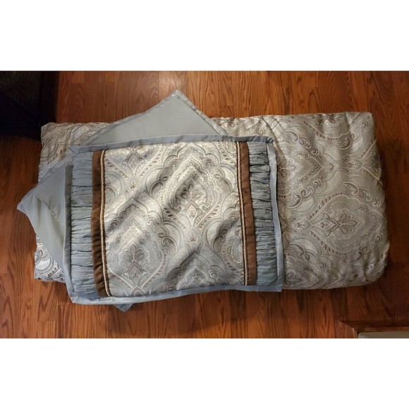 jcpenney Bedding Queen Size Comforter And Sham Set Poshmark